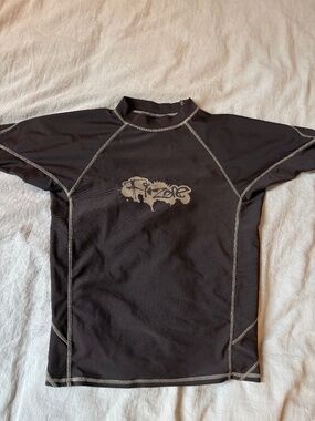 Ripzone Brown Short Sleeve Rash Guard – Size L